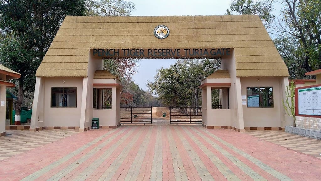Turia gate pench